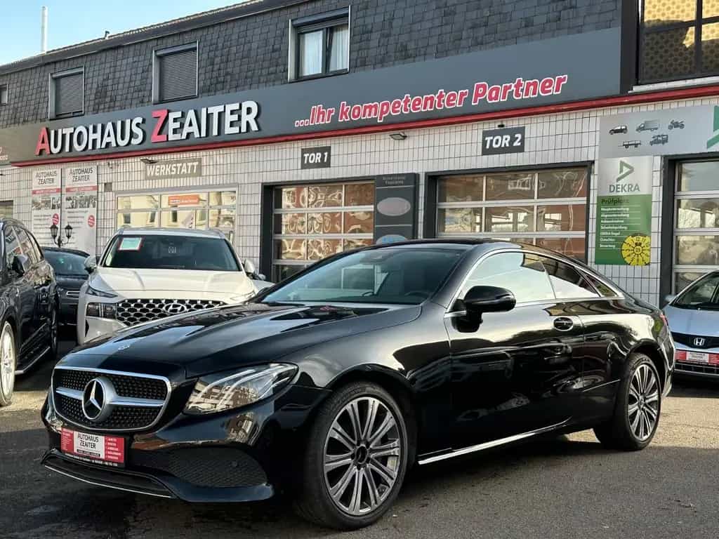 Mercedes-Benz E 300 Coupe*1.Hand*Tüv*Inspektion* 11/2018-photo-0