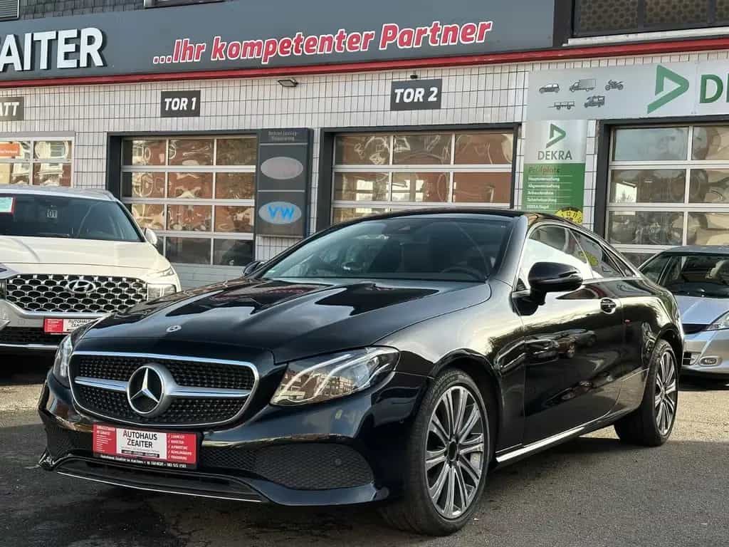 Mercedes-Benz E 300 Coupe*1.Hand*Tüv*Inspektion* 11/2018-photo-1