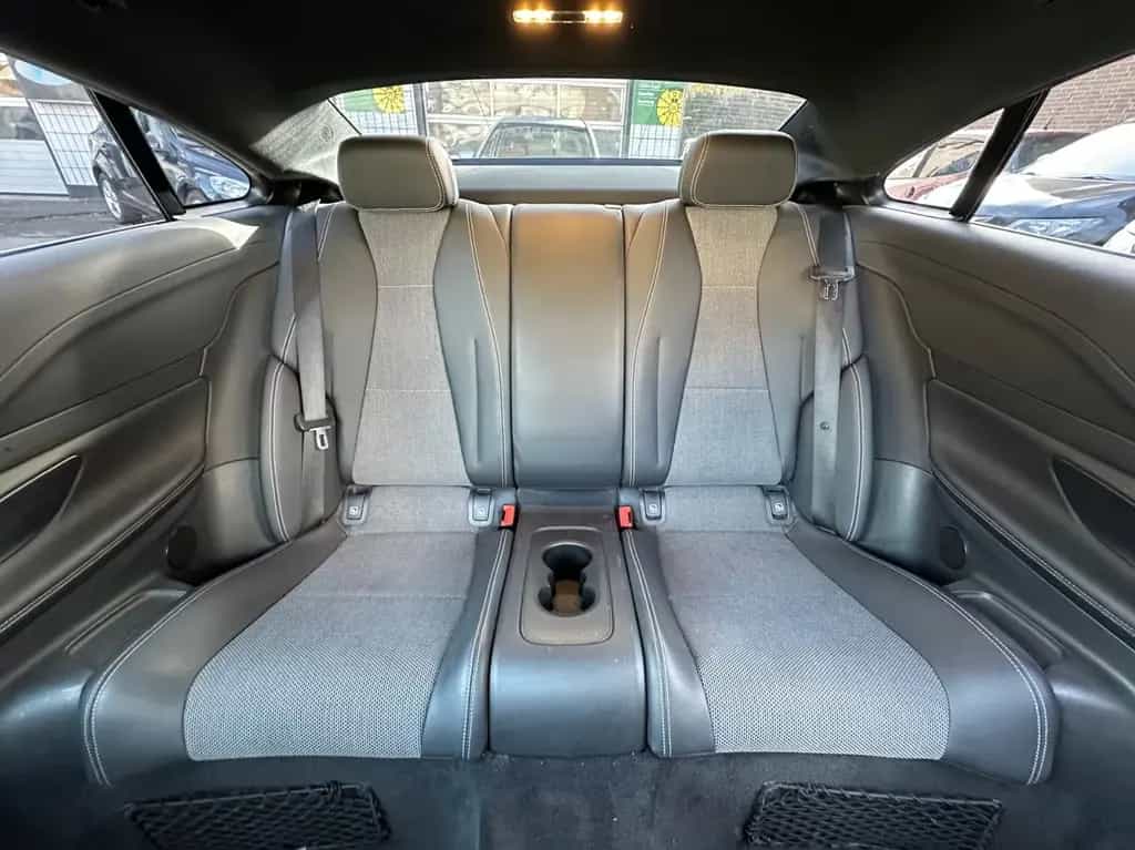 Mercedes-Benz E 300 Coupe*1.Hand*Tüv*Inspektion* 11/2018-photo-17