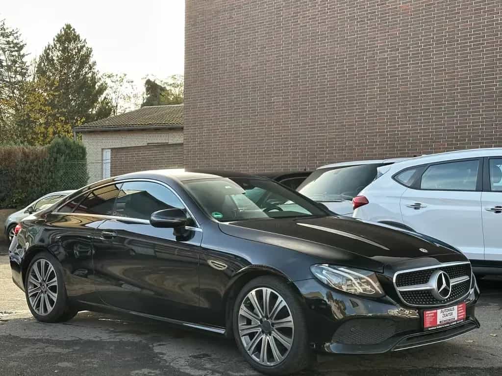 Mercedes-Benz E 300 Coupe*1.Hand*Tüv*Inspektion* 11/2018-photo-5
