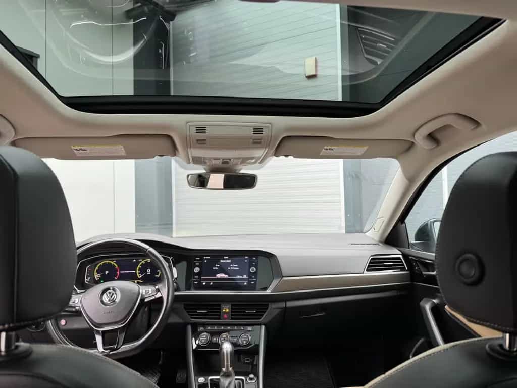 Volkswagen Jetta Sport 1.4 TSI Automatik Panoramadach LED 07/2019-photo-14