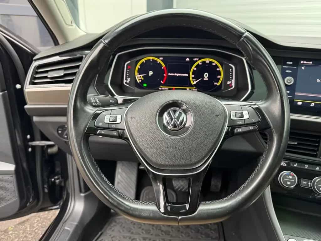 Volkswagen Jetta Sport 1.4 TSI Automatik Panoramadach LED 07/2019-photo-18