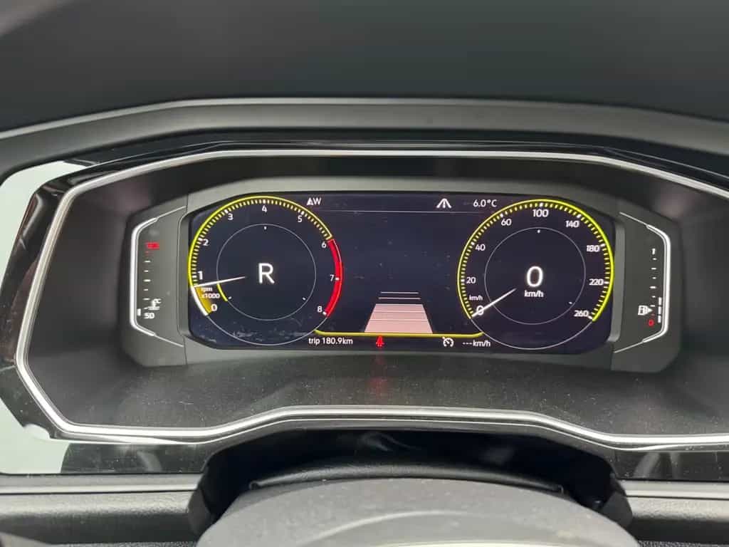 Volkswagen Jetta Sport 1.4 TSI Automatik Panoramadach LED 07/2019-photo-21