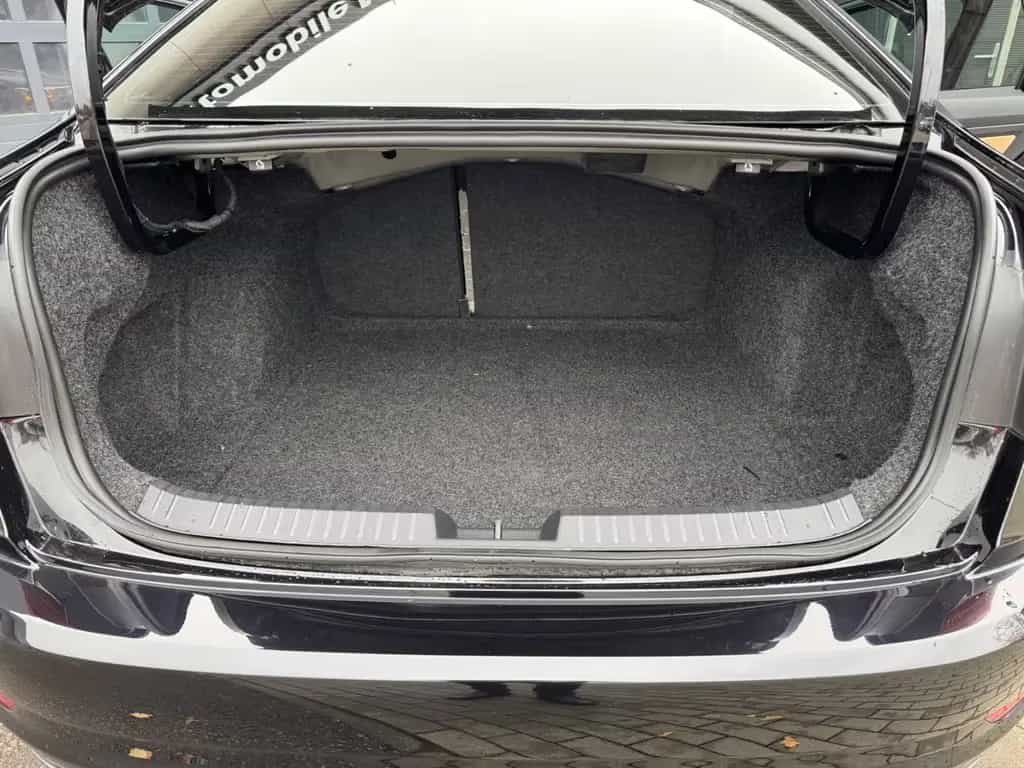 Volkswagen Jetta Sport 1.4 TSI Automatik Panoramadach LED 07/2019-photo-29
