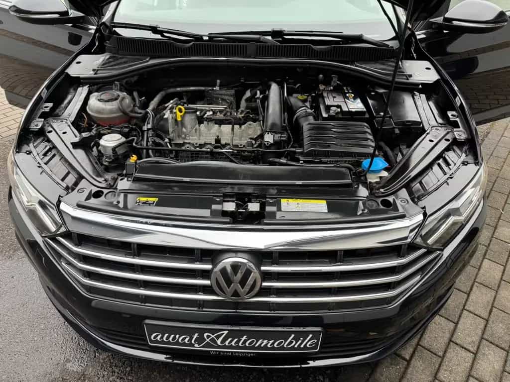 Volkswagen Jetta Sport 1.4 TSI Automatik Panoramadach LED 07/2019-photo-32