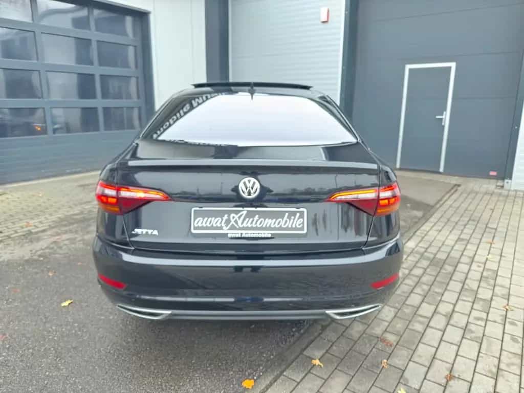 Volkswagen Jetta Sport 1.4 TSI Automatik Panoramadach LED 07/2019-photo-5