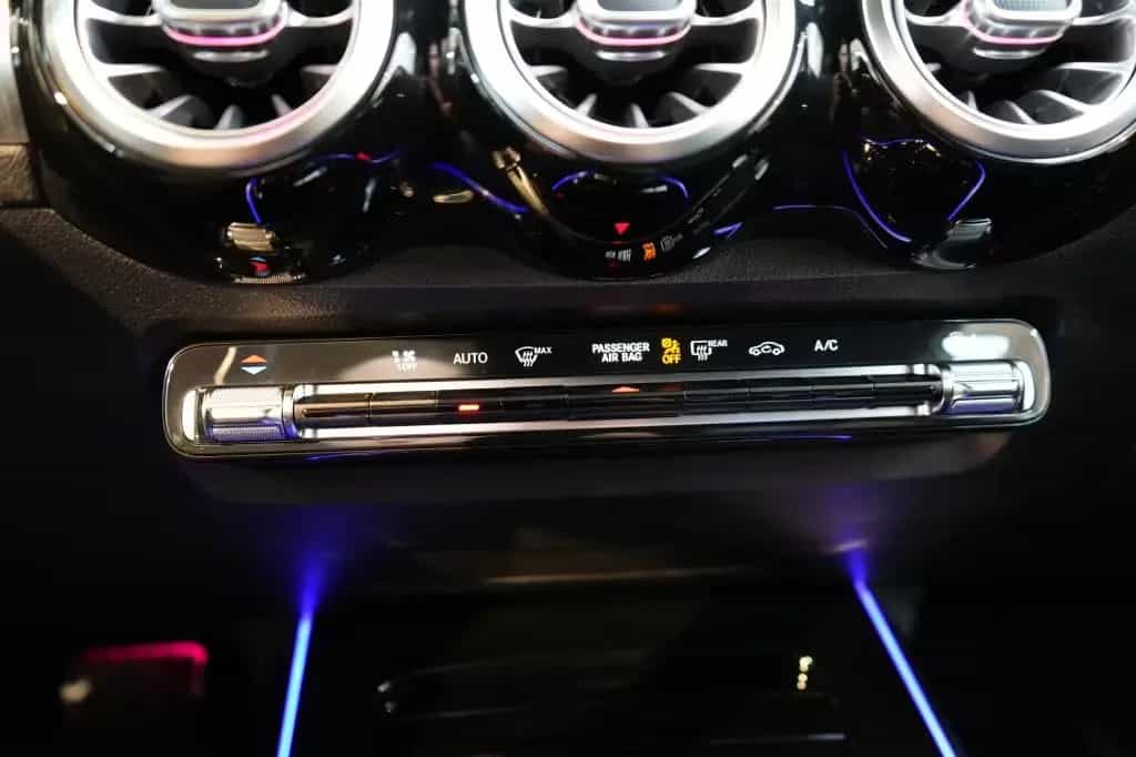 Mercedes-Benz GLB-Class 200 7G AMG Line *LED*Navi*Kamera*Virtual*AHK 09/2020-photo-17
