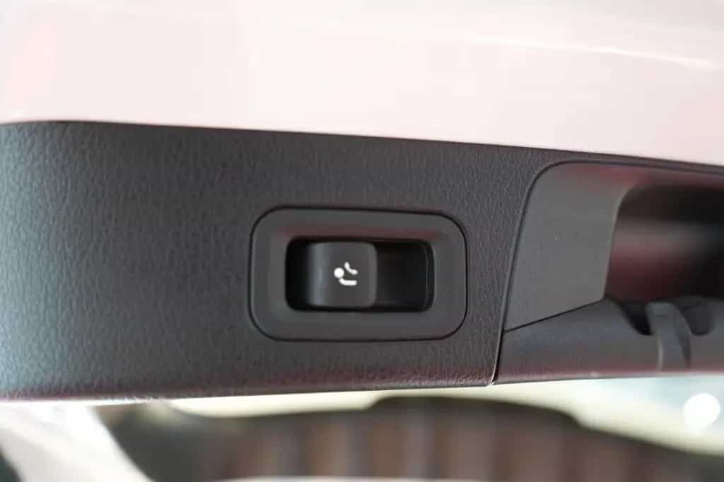 Mercedes-Benz GLB-Class 200 7G AMG Line *LED*Navi*Kamera*Virtual*AHK 09/2020-photo-5