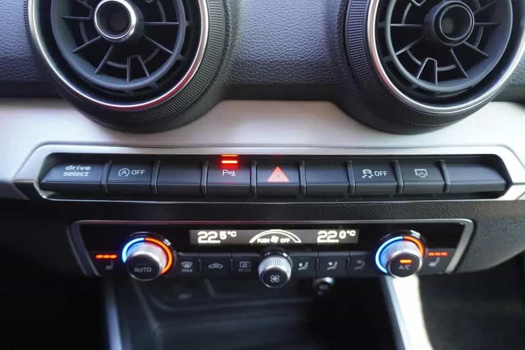 Audi Q2 35 1.5 TFSI sport LED ACC Navi SHZ 02/2019-photo-21