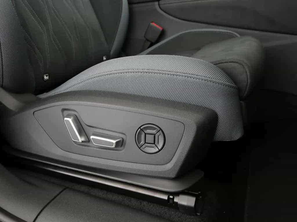 Audi Q3 SUV TFSI quattro 195 kW S tronic  LED Navi He 10/2025-photo-15