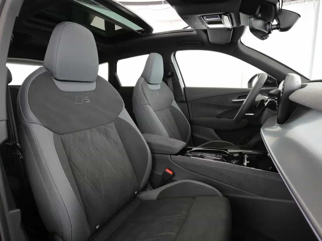 Audi Q3 SUV TFSI quattro 195 kW S tronic  LED Navi He 10/2025-photo-16