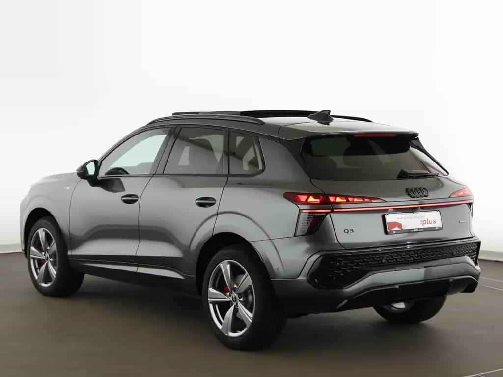 Audi Q3 SUV TFSI quattro 195 kW S tronic  LED Navi He 10/2025-photo-4
