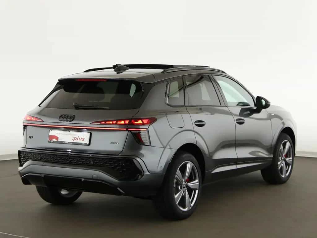 Audi Q3 SUV TFSI quattro 195 kW S tronic  LED Navi He 10/2025-photo-6