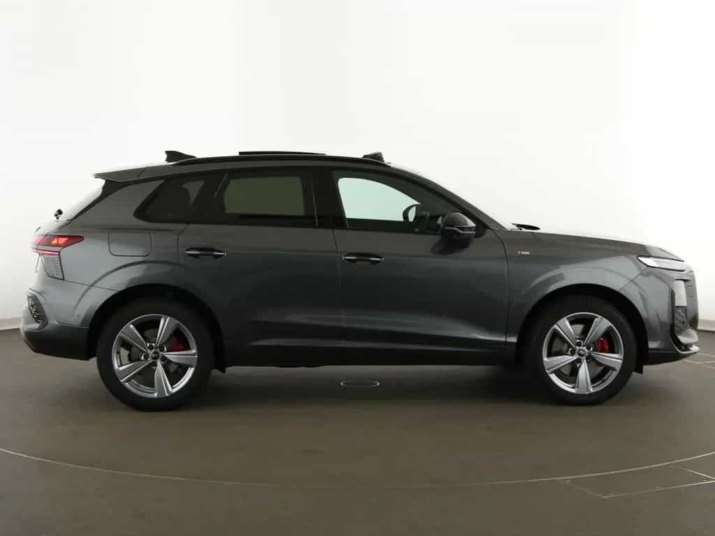 Audi Q3 SUV TFSI quattro 195 kW S tronic  LED Navi He 10/2025-photo-7