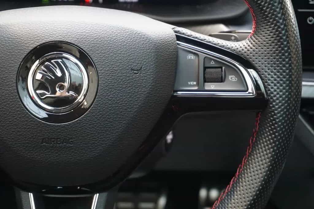 Skoda Kamiq Monte Carlo DSG, NAVI, GLASDACH, LED, AHZV 04/2020-photo-13