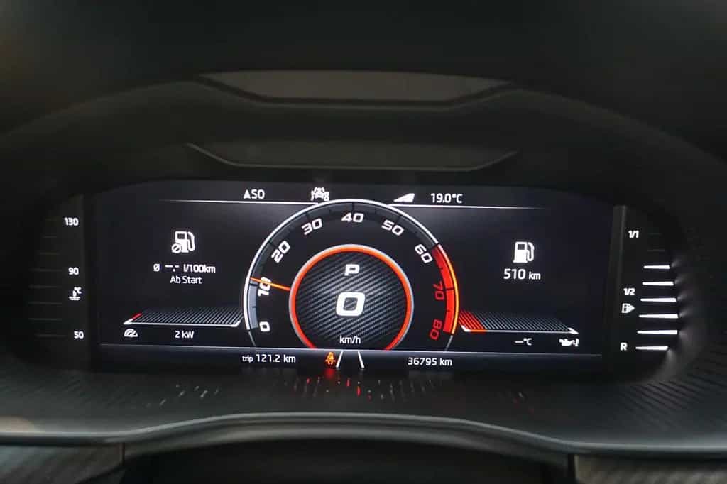 Skoda Kamiq Monte Carlo DSG, NAVI, GLASDACH, LED, AHZV 04/2020-photo-14