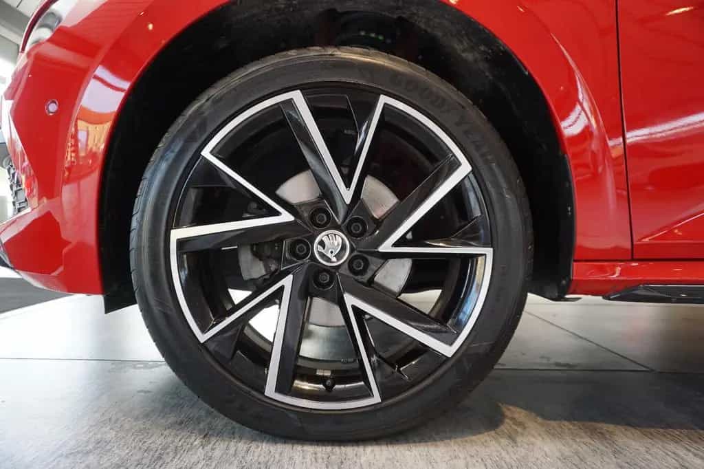 Skoda Kamiq Monte Carlo DSG, NAVI, GLASDACH, LED, AHZV 04/2020-photo-22