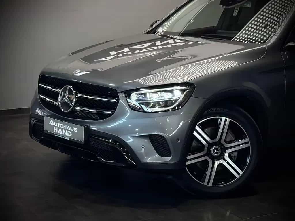 Mercedes-Benz GLC-Class 300d*4-MATIC*PANO*NIGHT*HEAD-UP*2.HAND* 10/2019-photo-1