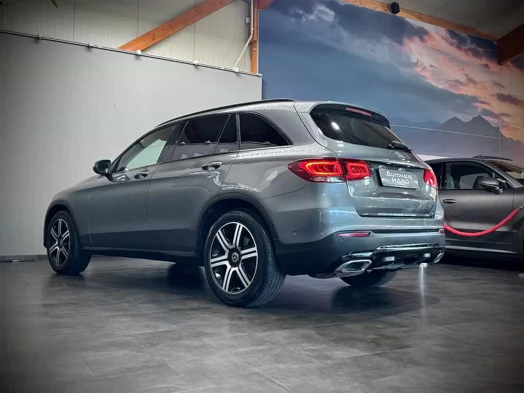 Mercedes-Benz GLC-Class 300d*4-MATIC*PANO*NIGHT*HEAD-UP*2.HAND* 10/2019-photo-6