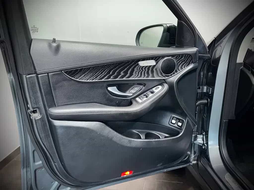 Mercedes-Benz GLC-Class 300d*4-MATIC*PANO*NIGHT*HEAD-UP*2.HAND* 10/2019-photo-7