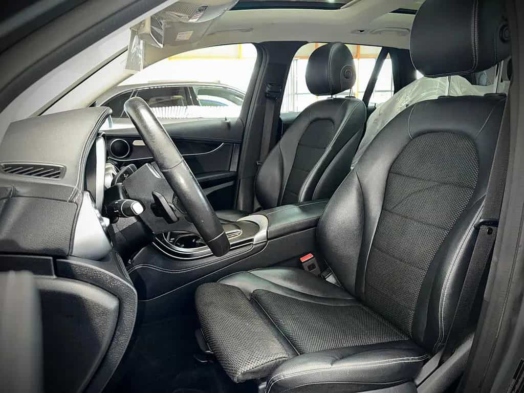 Mercedes-Benz GLC-Class 300d*4-MATIC*PANO*NIGHT*HEAD-UP*2.HAND* 10/2019-photo-9