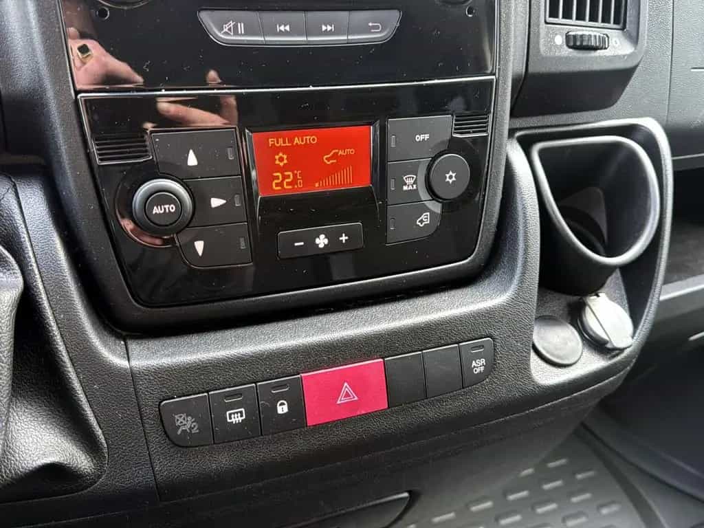 Peugeot Boxer Kombi 333 L2H2+ROLLSTUHLTRANSPORT+9-SITZER 06/2018-photo-22
