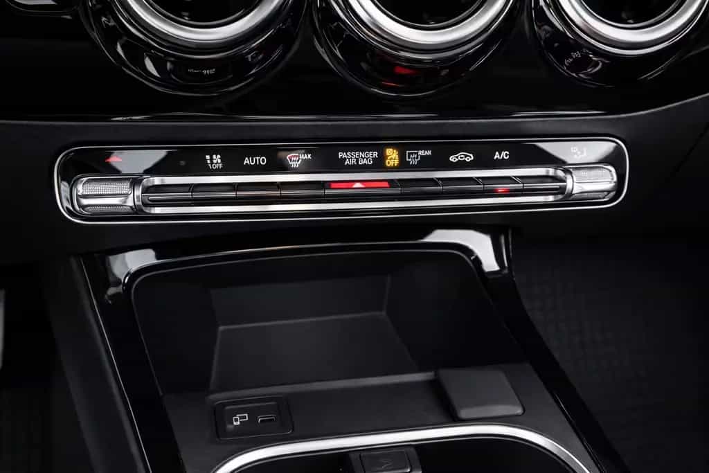 Mercedes-Benz A-Class AMG Rückfahrkamera Sportsitze Automatik 11/2018-photo-15