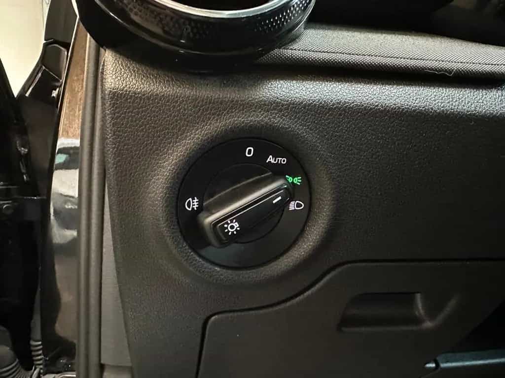 Skoda Fabia Tour *1. Hand*Klima*MirrorLink*LED*PDC* 02/2022-photo-28