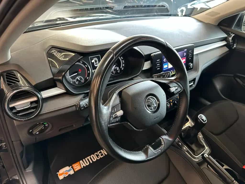 Skoda Fabia Tour *1. Hand*Klima*MirrorLink*LED*PDC* 02/2022-photo-31