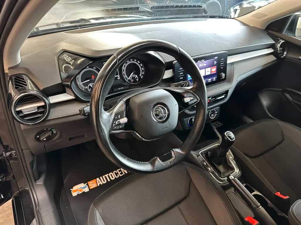 Skoda Fabia Tour *1. Hand*Klima*MirrorLink*LED*PDC* 02/2022-photo-32