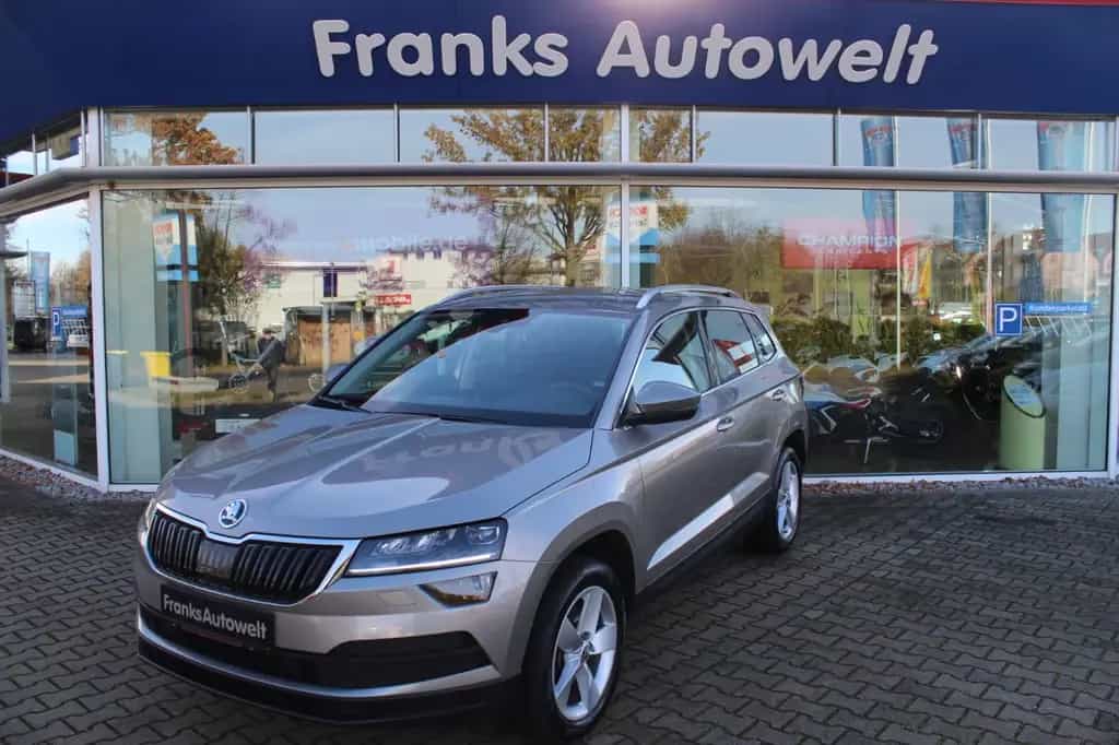 Skoda Karoq 1.5l Style DSG /AHK/LED 11/2017-photo-0