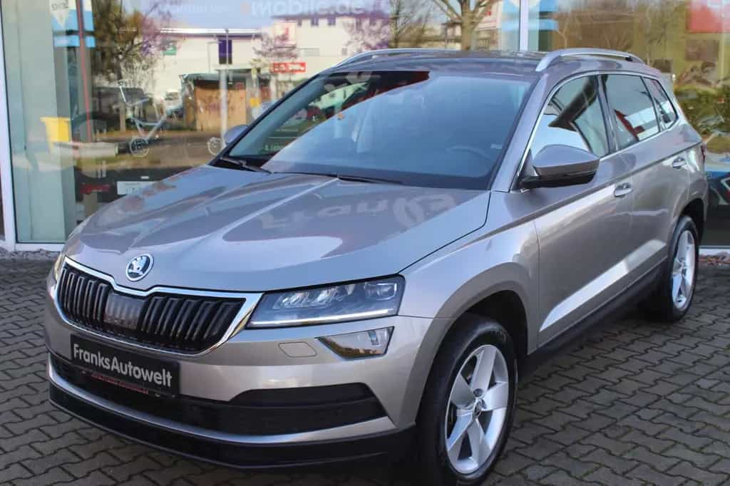 Skoda Karoq 1.5l Style DSG /AHK/LED 11/2017-photo-1