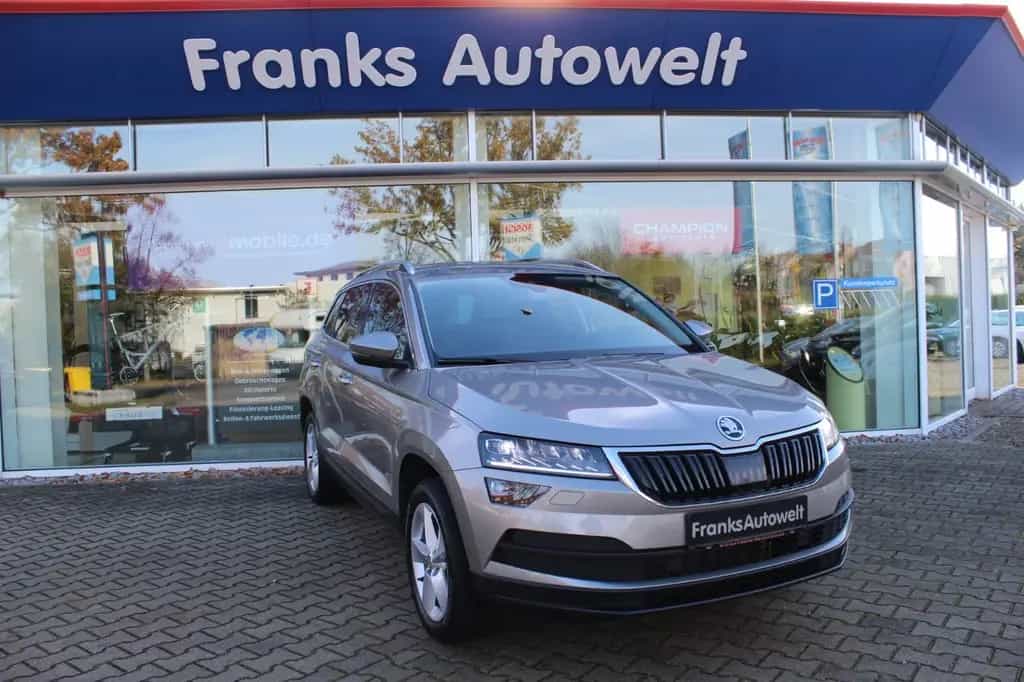 Skoda Karoq 1.5l Style DSG /AHK/LED 11/2017-photo-2