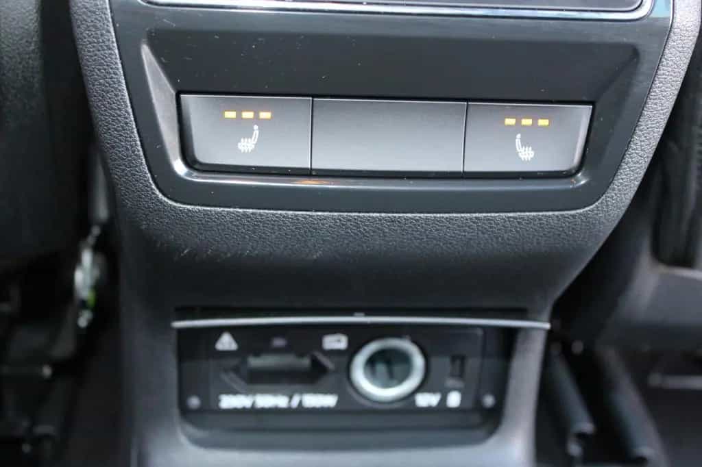 Skoda Karoq 1.5l Style DSG /AHK/LED 11/2017-photo-26
