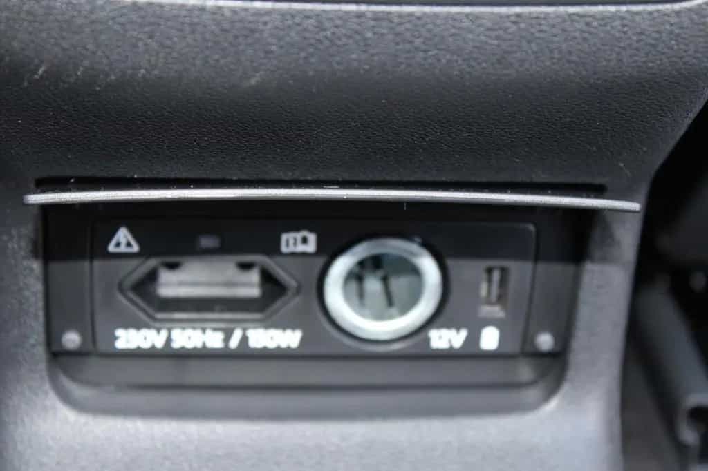 Skoda Karoq 1.5l Style DSG /AHK/LED 11/2017-photo-31