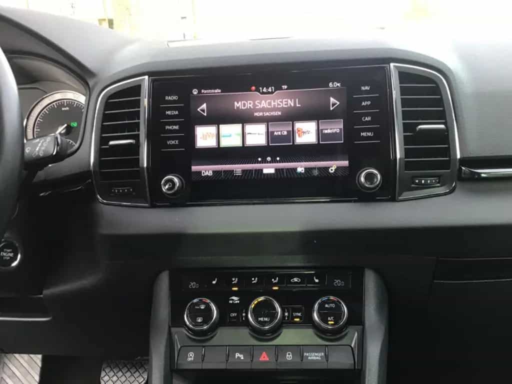 Skoda Karoq 1.5l Style DSG /AHK/LED 11/2017-photo-37