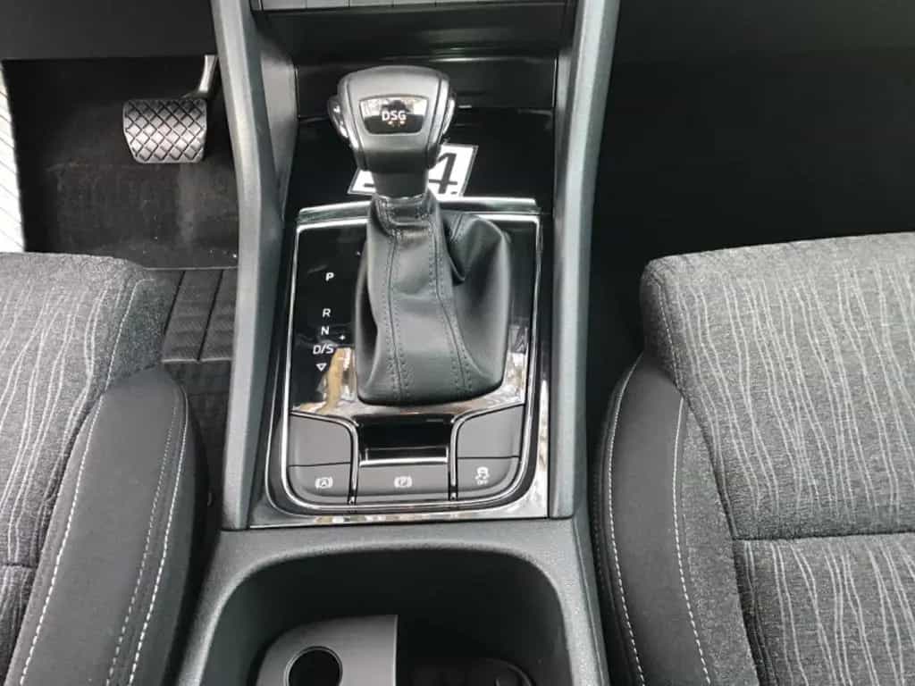 Skoda Karoq 1.5l Style DSG /AHK/LED 11/2017-photo-38