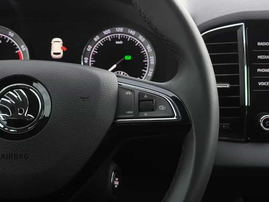 Skoda Karoq Ambition AUTOMATIK°LED°NAVI°KEYLESS°SHZ 08/2019-photo-12