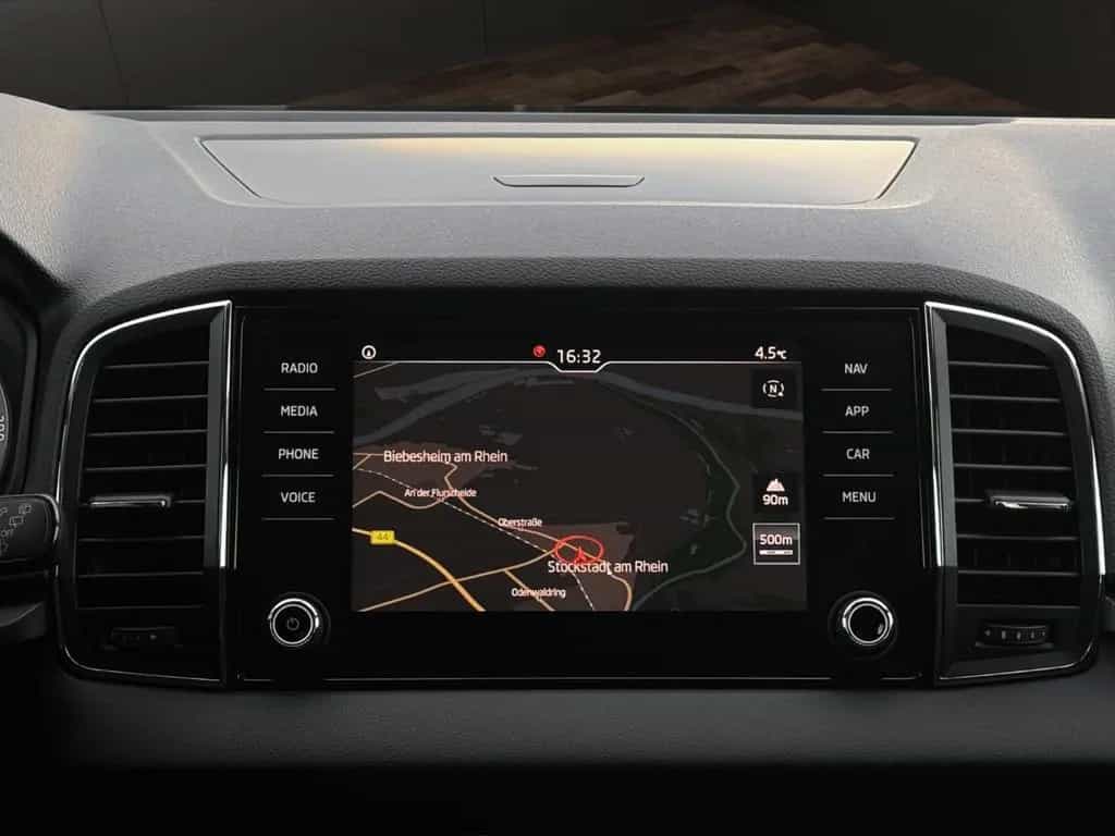 Skoda Karoq Ambition AUTOMATIK°LED°NAVI°KEYLESS°SHZ 08/2019-photo-18