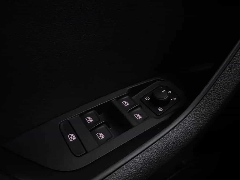 Skoda Karoq Ambition AUTOMATIK°LED°NAVI°KEYLESS°SHZ 08/2019-photo-28
