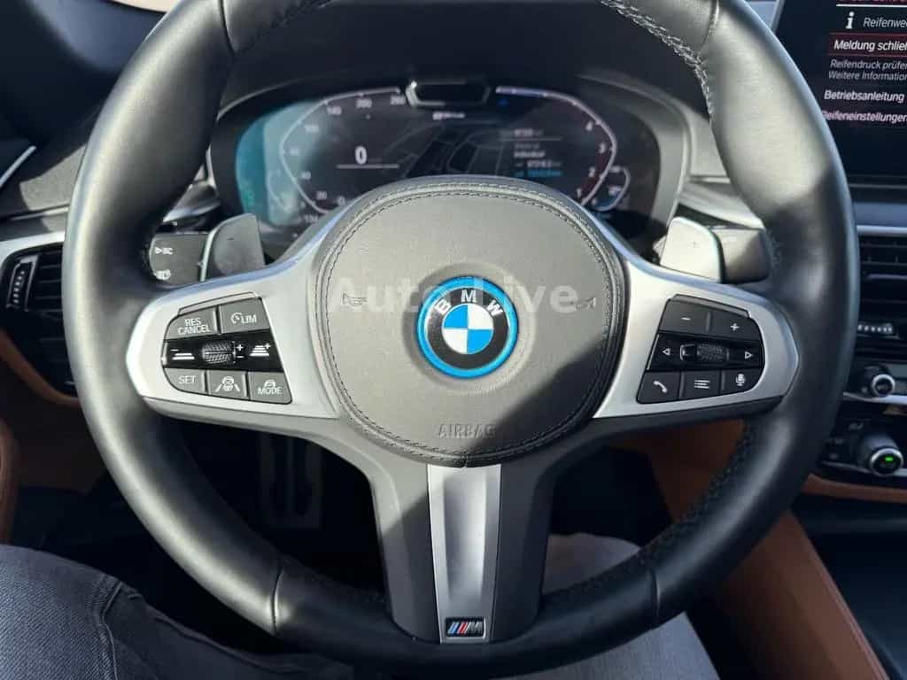 BMW 5 Series 530e x Drive*SAG*M PAKET*GSH*LASER*LEDER*360*VOL 04/2022-photo-11
