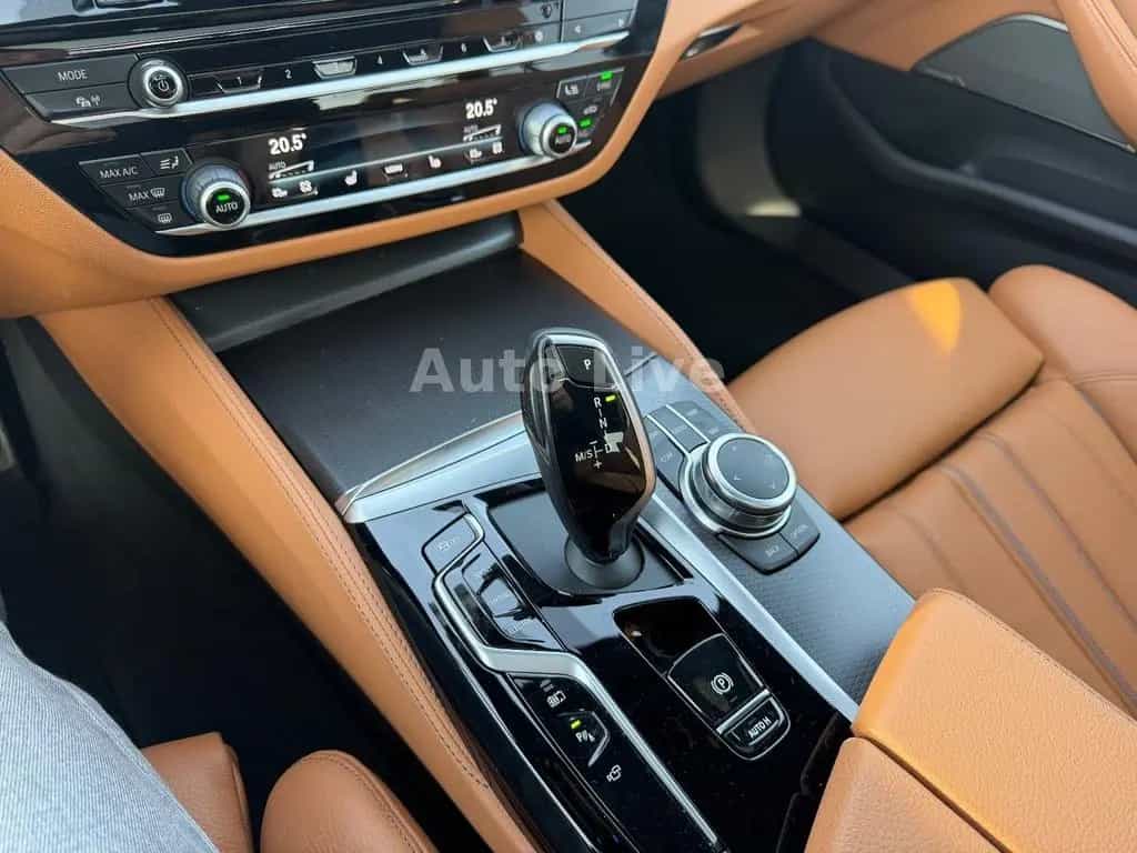 BMW 5 Series 530e x Drive*SAG*M PAKET*GSH*LASER*LEDER*360*VOL 04/2022-photo-28