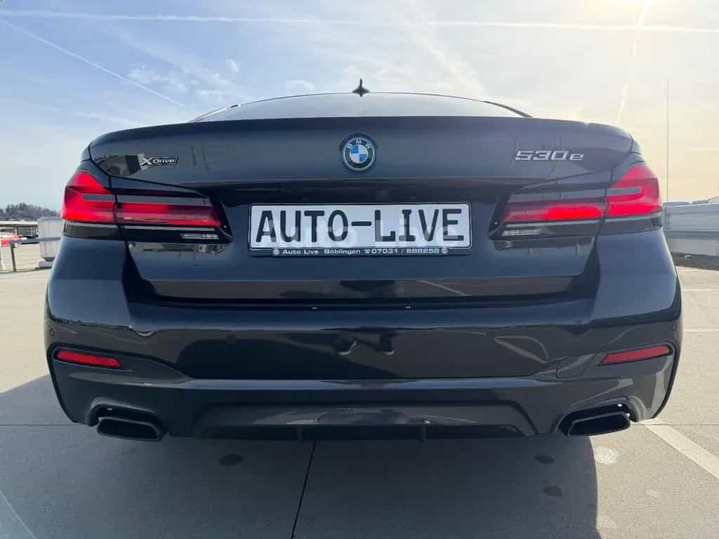 BMW 5 Series 530e x Drive*SAG*M PAKET*GSH*LASER*LEDER*360*VOL 04/2022-photo-3