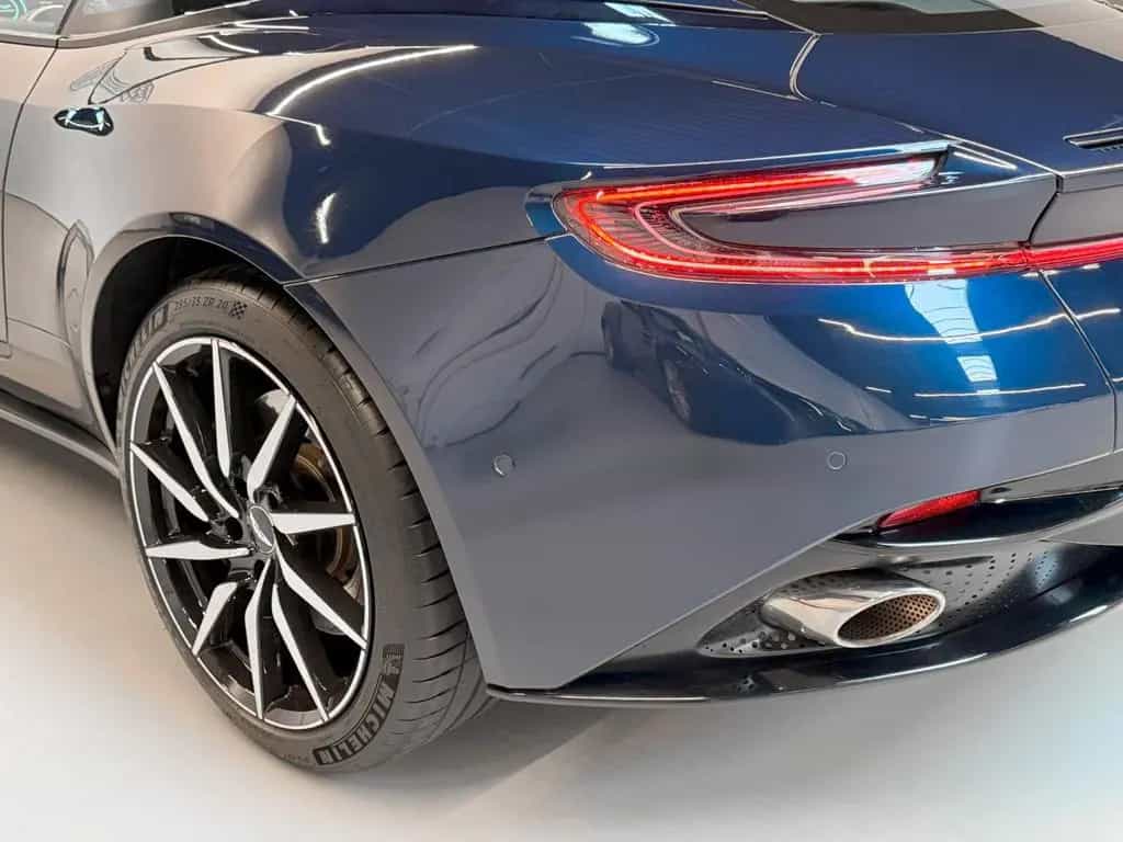 Aston Martin DB11 V8 09/2018-photo-14