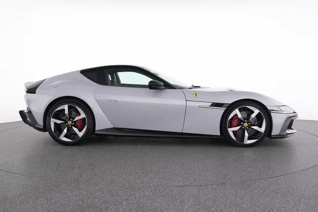 Ferrari 12Cilindri Full Carbon 04/2025-photo-12