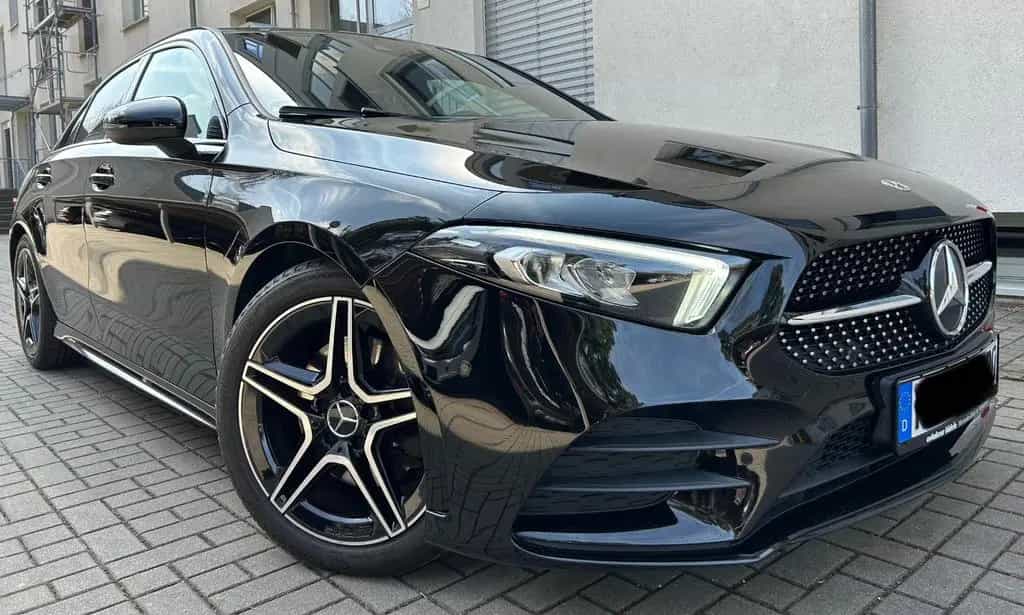 Mercedes-Benz A-Class Limousine - AMG-Line - NIGHT PAKET - MBUX 09/2020-photo-1
