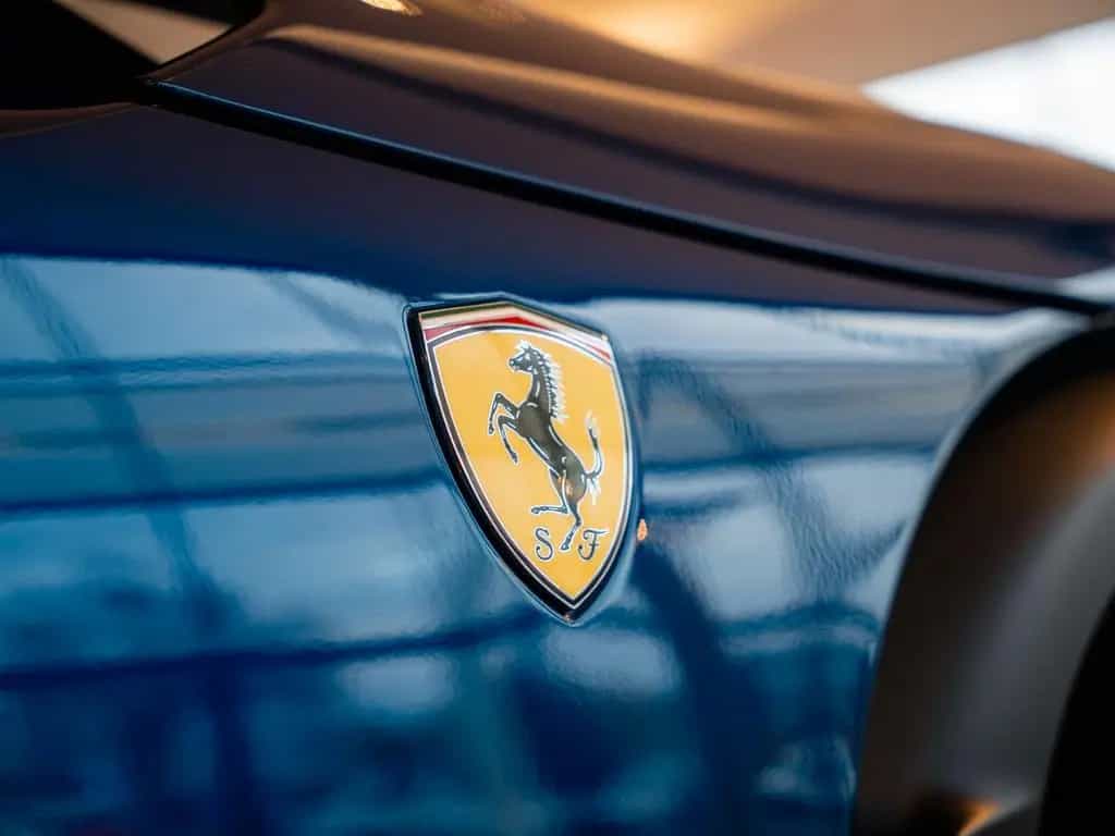 Ferrari Purosangue Panoramadach*Massagesitze*LED-Lenkrad 12/2023-photo-10
