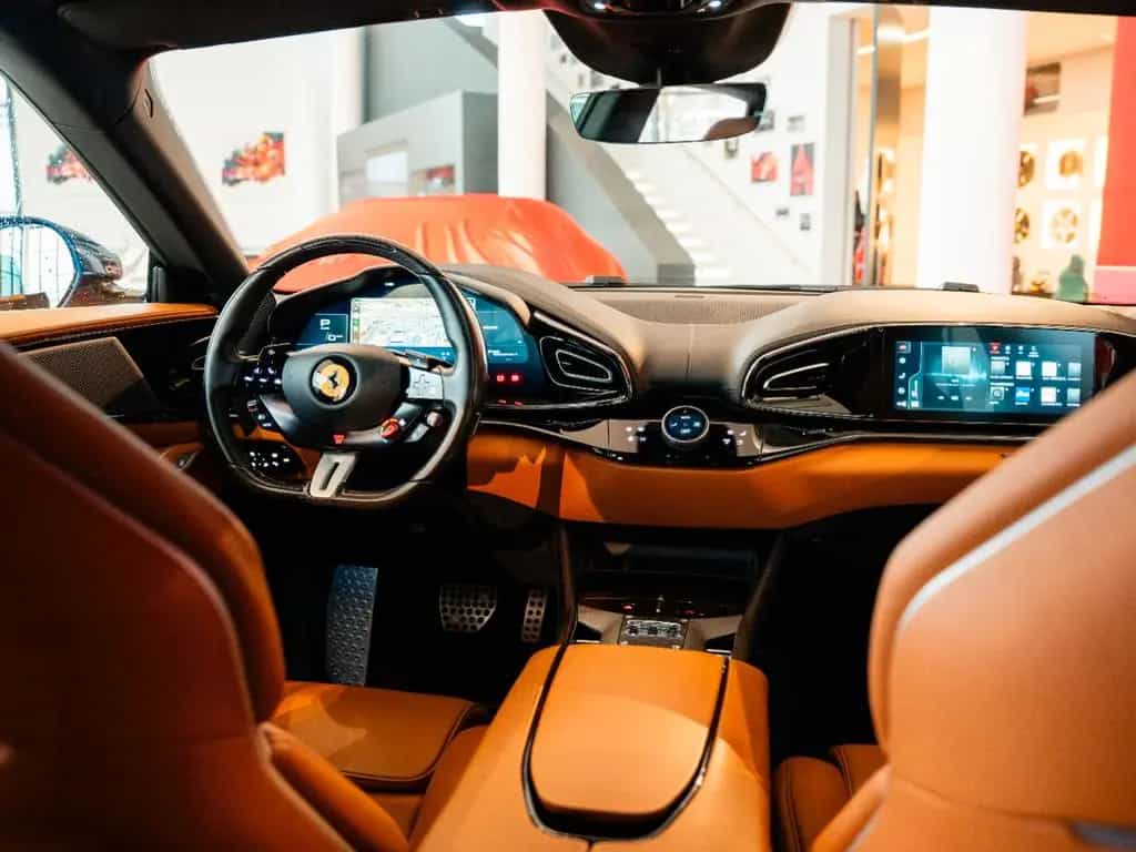 Ferrari Purosangue Panoramadach*Massagesitze*LED-Lenkrad 12/2023-photo-22