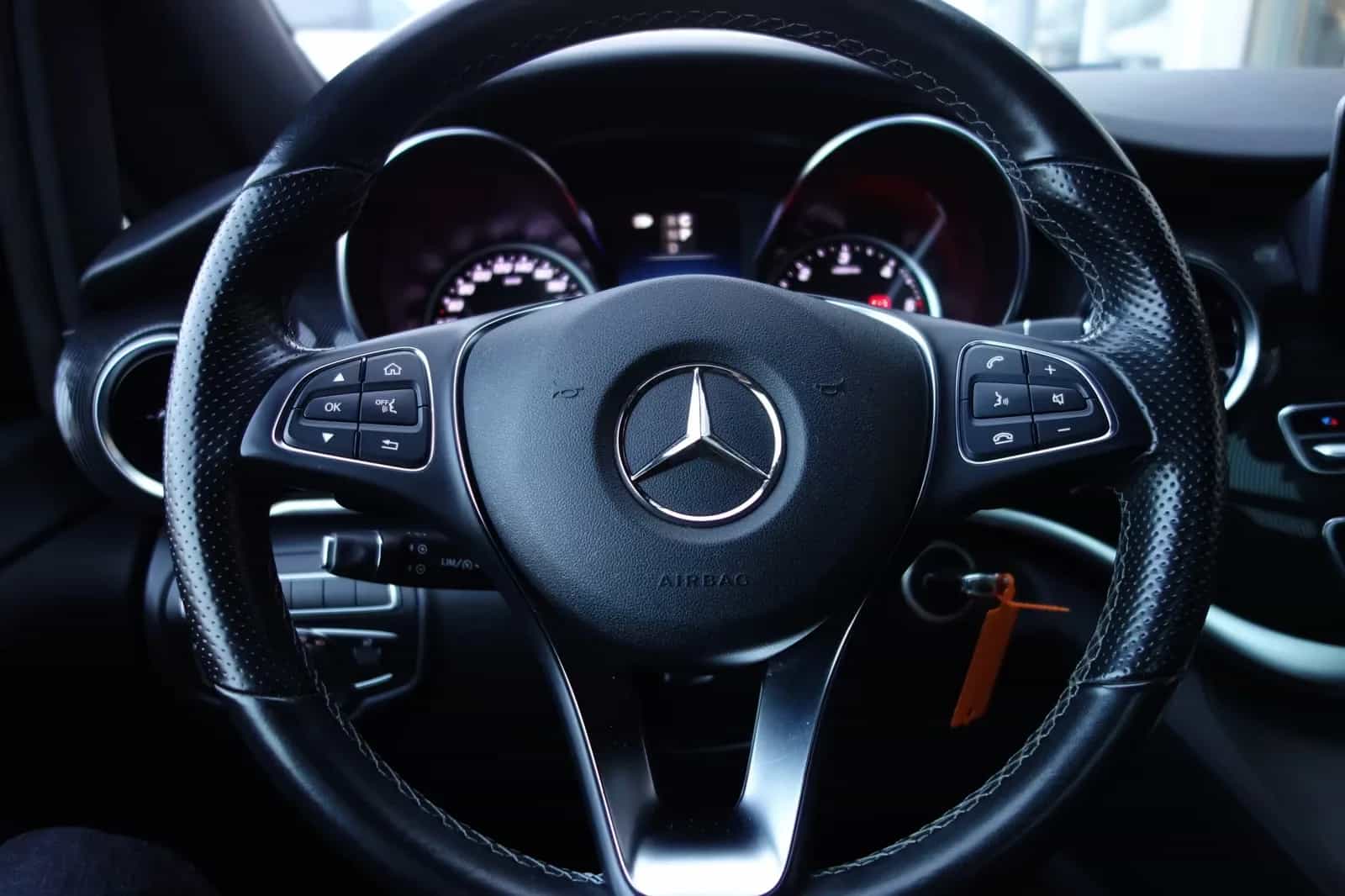 Mercedes-Benz V-Class 250 07/2020-photo-11