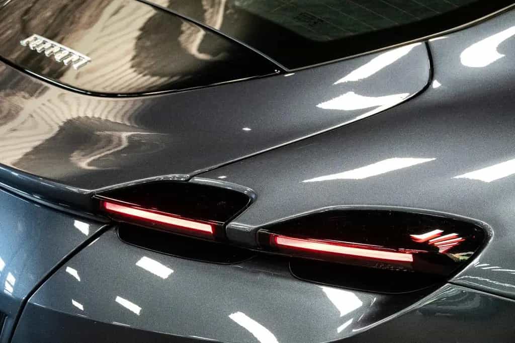Ferrari Roma V8 Sonderausstattung Werksgarantie 2028 01/2020-photo-15
